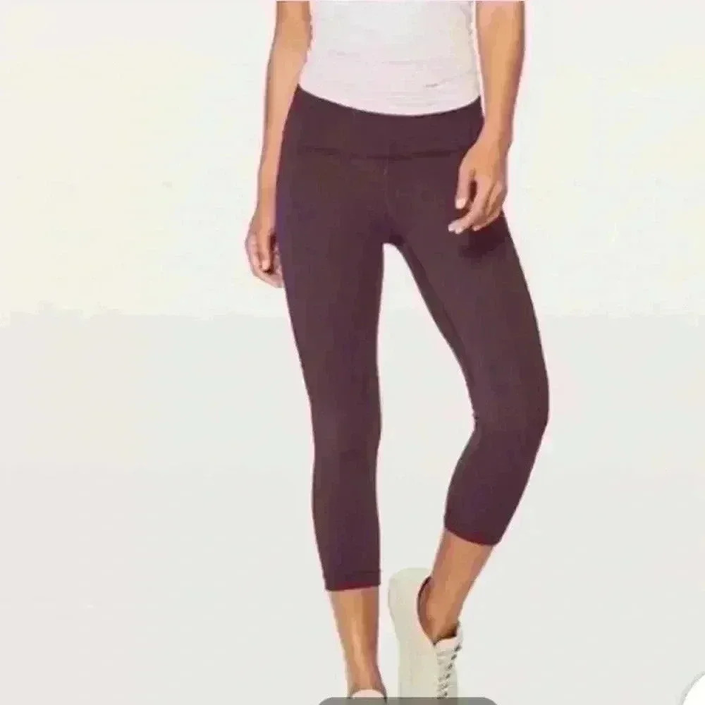 LULULEMON ATHLETICA Wunder Under Crop in Black Cherry - Picture 1 of 6